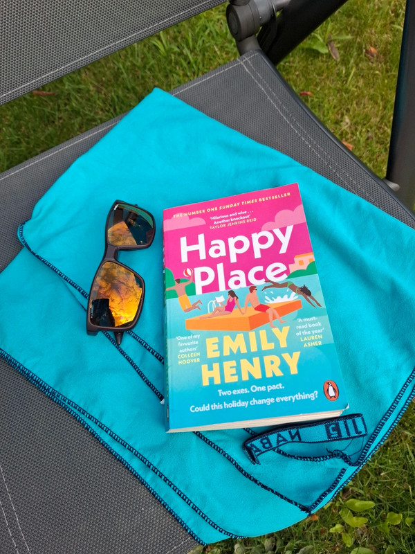 Happy place - Emily Henry 😍