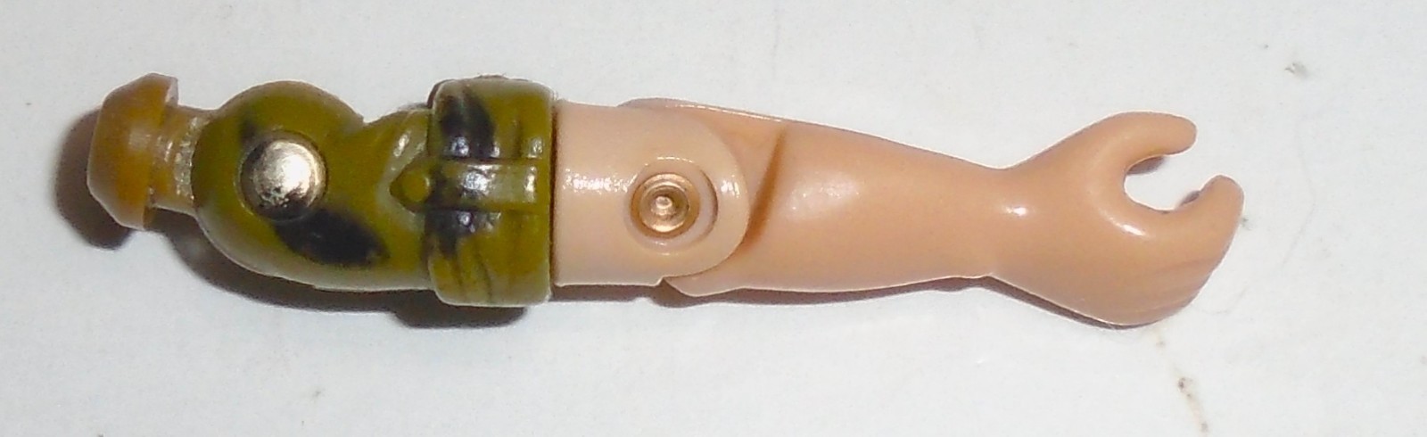 GI Joe Figure Part 1987 Falcon V1    Right Arm       C8.5 Very Good