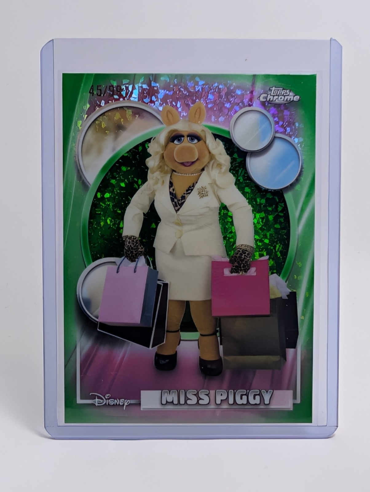 Miss Piggy 2026 Topps Chrome Disney #61 # Mini diamante /99 