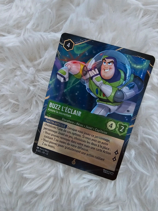 Carta Lorcana exclusivas Disneyland París Buzz Lightyeae