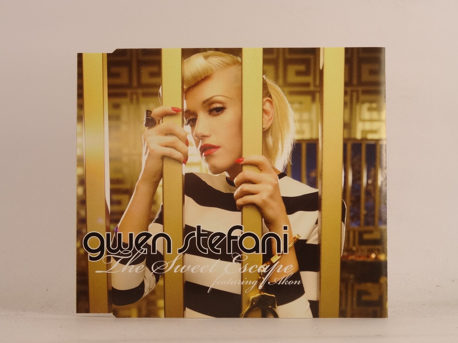 GWEN STEFANI FT AKON THE SWEET ESCAPE (C53) 2 Track CD Single including Picture 