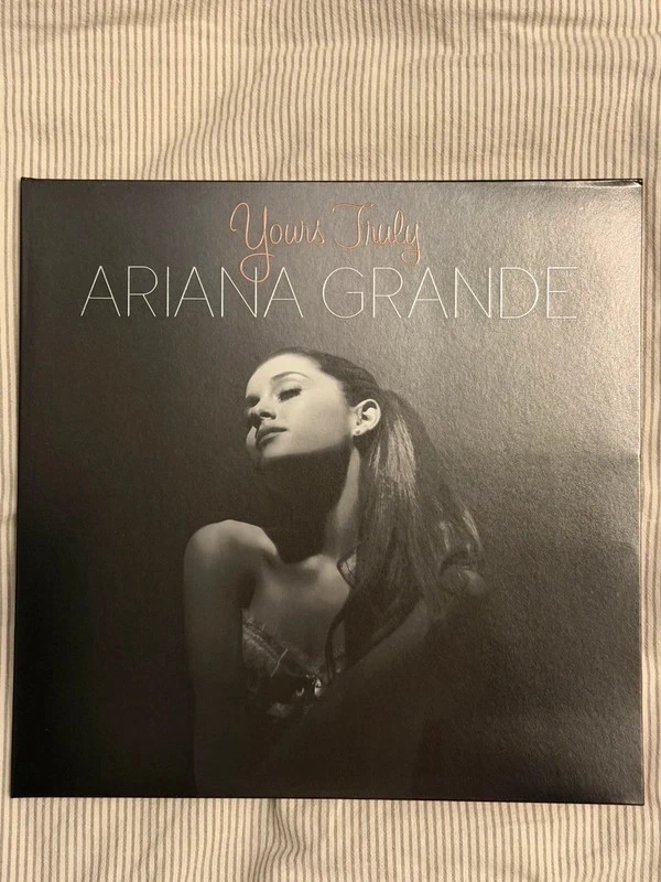 Ariana Grande – Yours Truly (10th Anniversary Picture Disc)