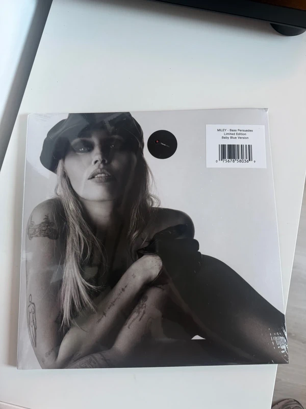 Miley Cyrus Bass Persuades Baby Blue Vinyl
