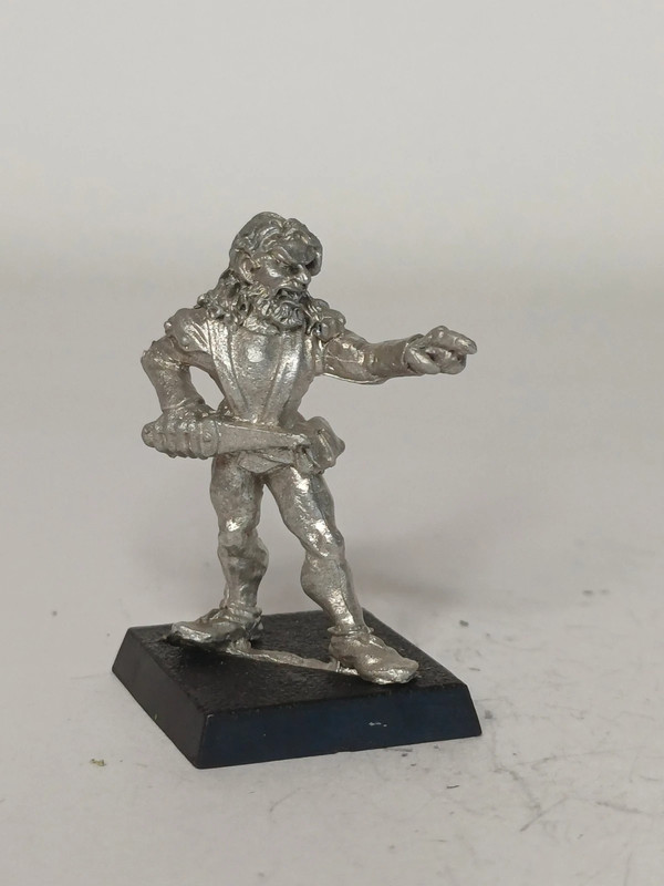 Marauder Miniatures CZ 2 - Citizen Pointing with Dagger (1989) Citadel