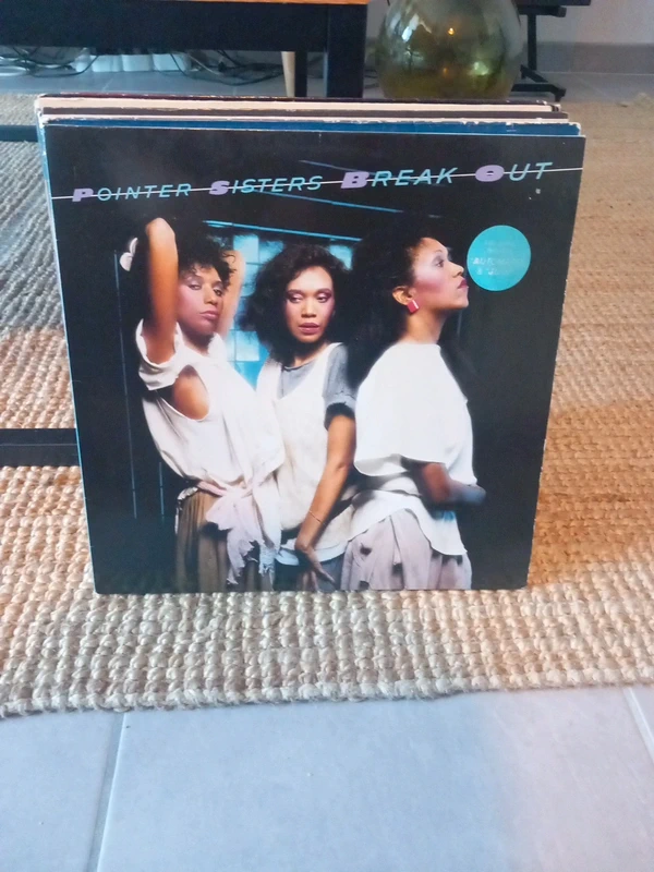 Pointer sisters break out 33t soul funk