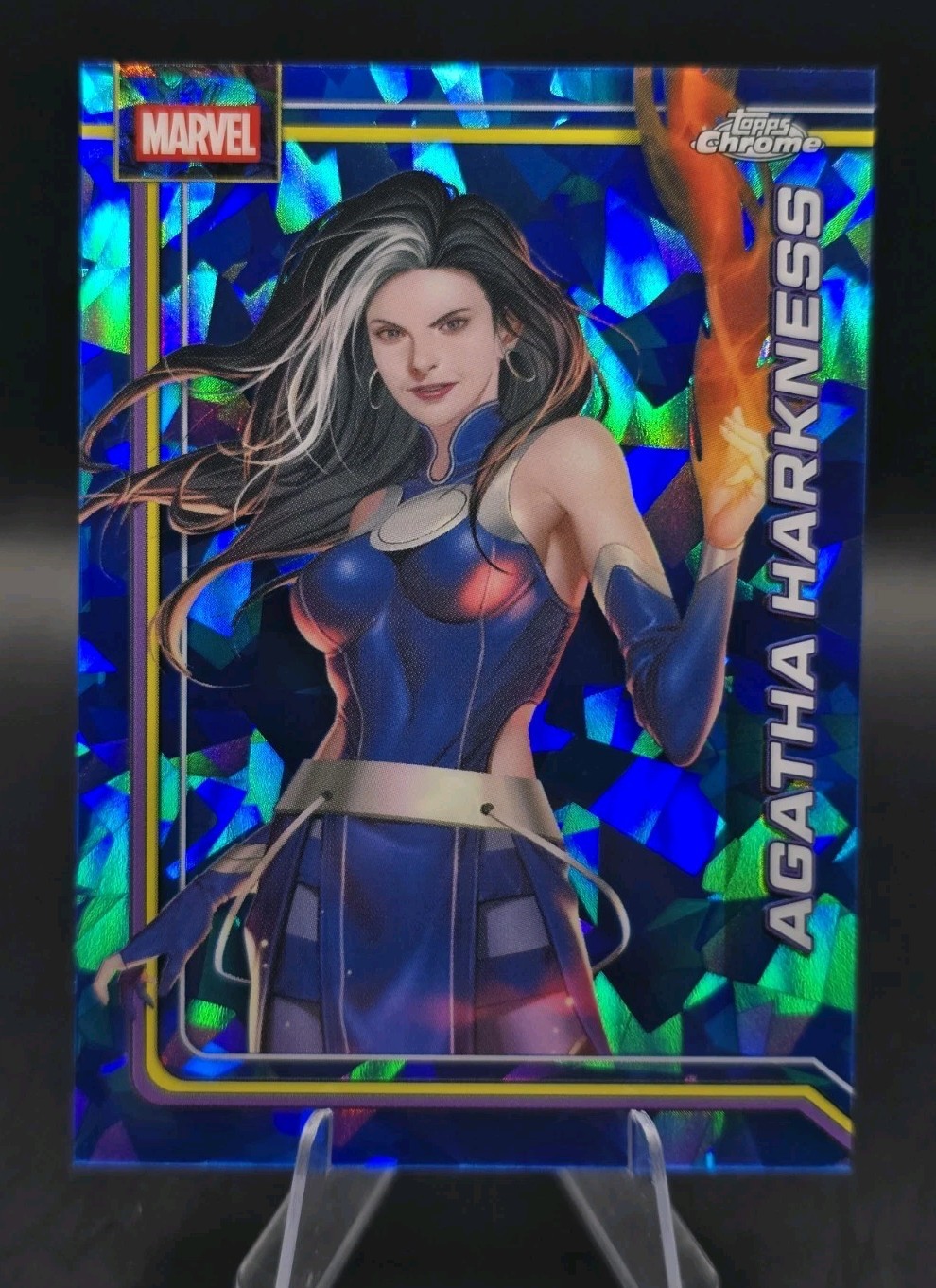 2026 Topps Chrome Marvel Comics Edizione Zaffiro #3 Agatha Harkness