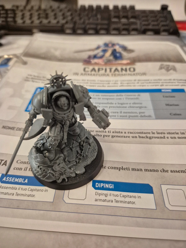 Capito in armatura terminator space marine