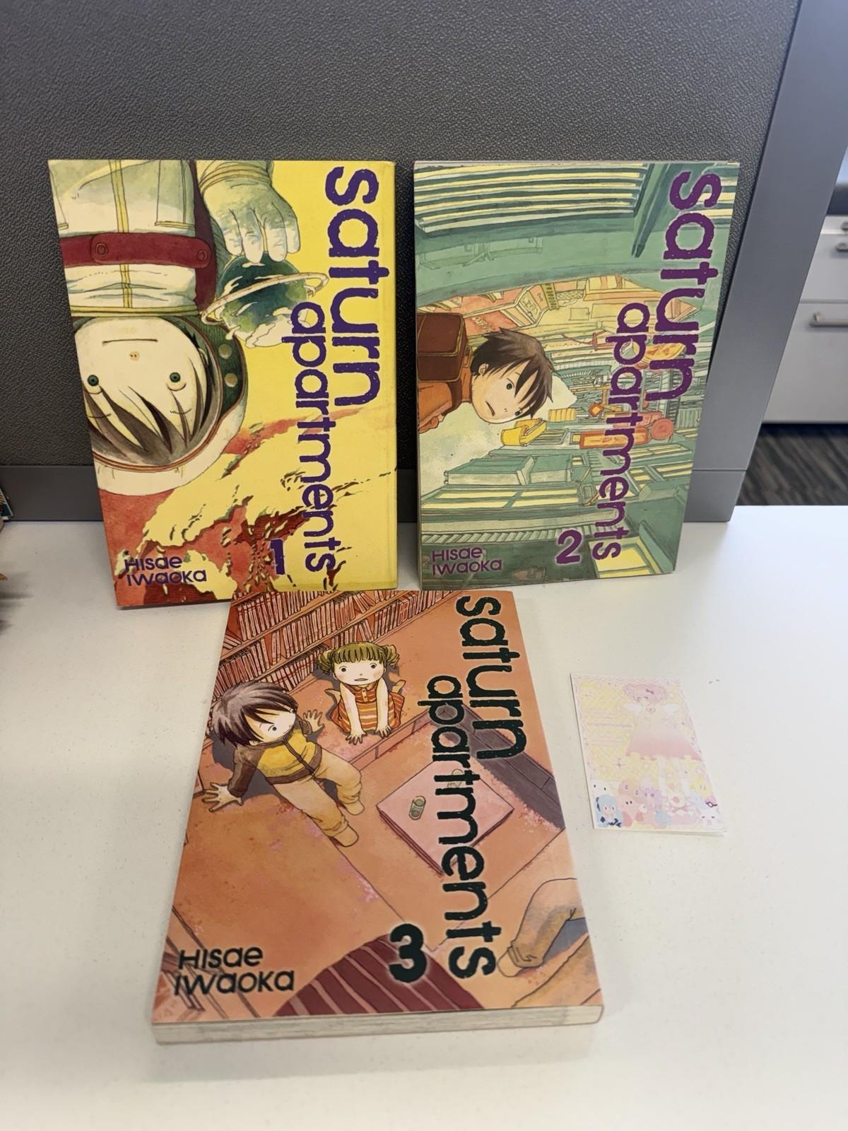 Saturn Apartments Manga Set Volumi 1-3 di Hisae Iwaoka pubblicato da Viz Media