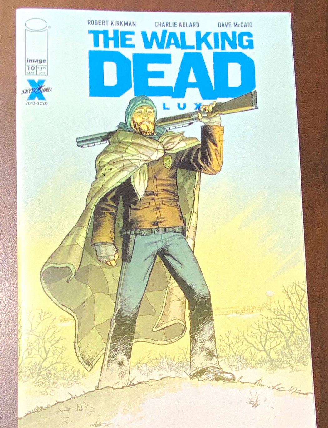 Walking Dead Deluxe #10 - Tony Moore & Dave McCaig Copertina B - Image Comics 2021