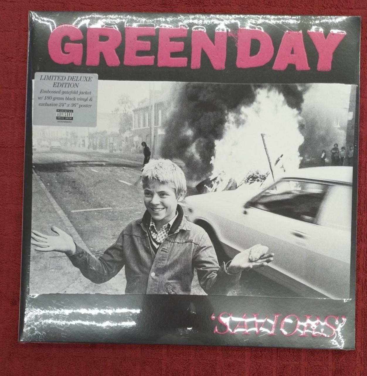 Green Day/Saviors, Europe Issue, Vinyl Near Mint