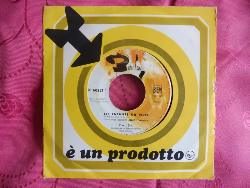 Dalida - Disque 45t Jukeboxe Réf 60221 "Les enfants du pirée" "Le Bonheur"