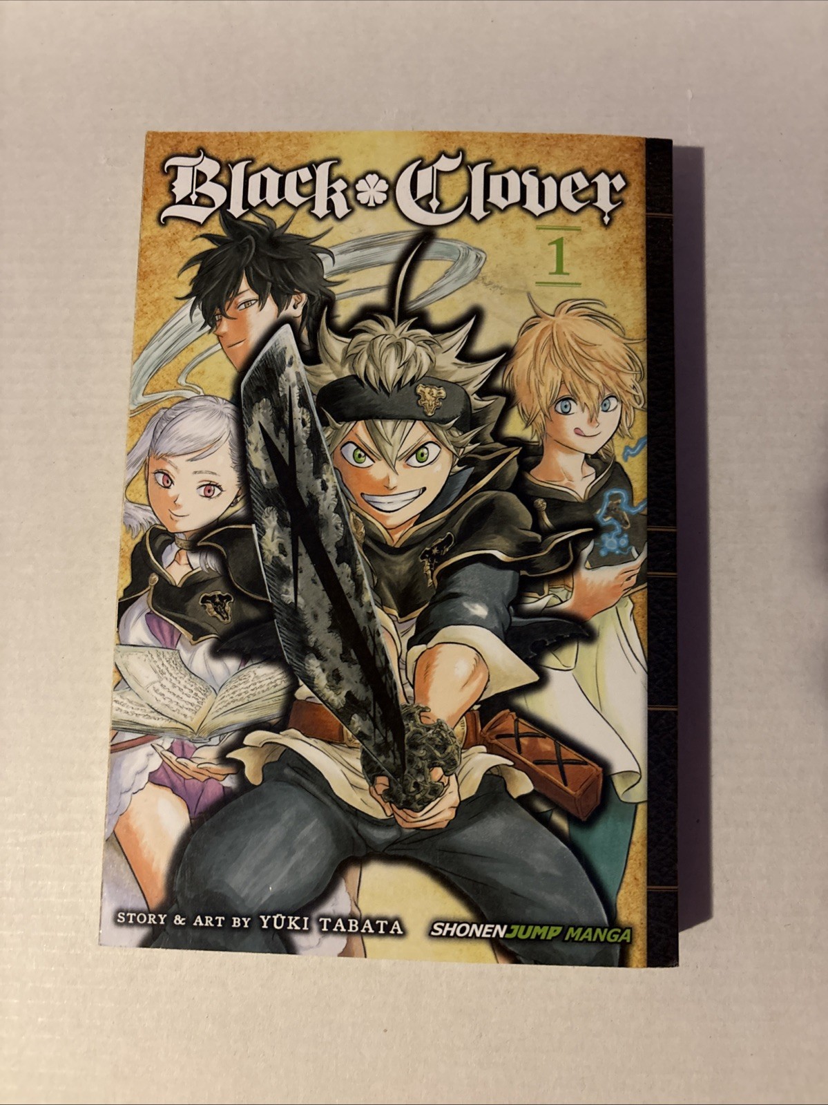 Black Clover Vol 1 Manga Loot Crate Esclusiva Variante Copertina