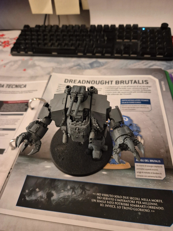Dreadnought brutalis space marine