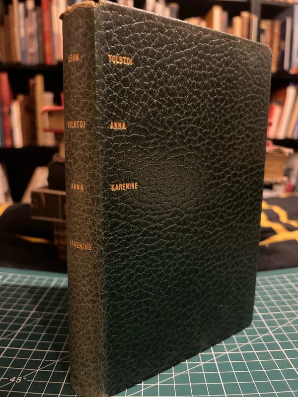 Anna Karénine. Traduction par Sylvie Luneau - Édition préfacée et annotée par Gilbert Sigaux.
