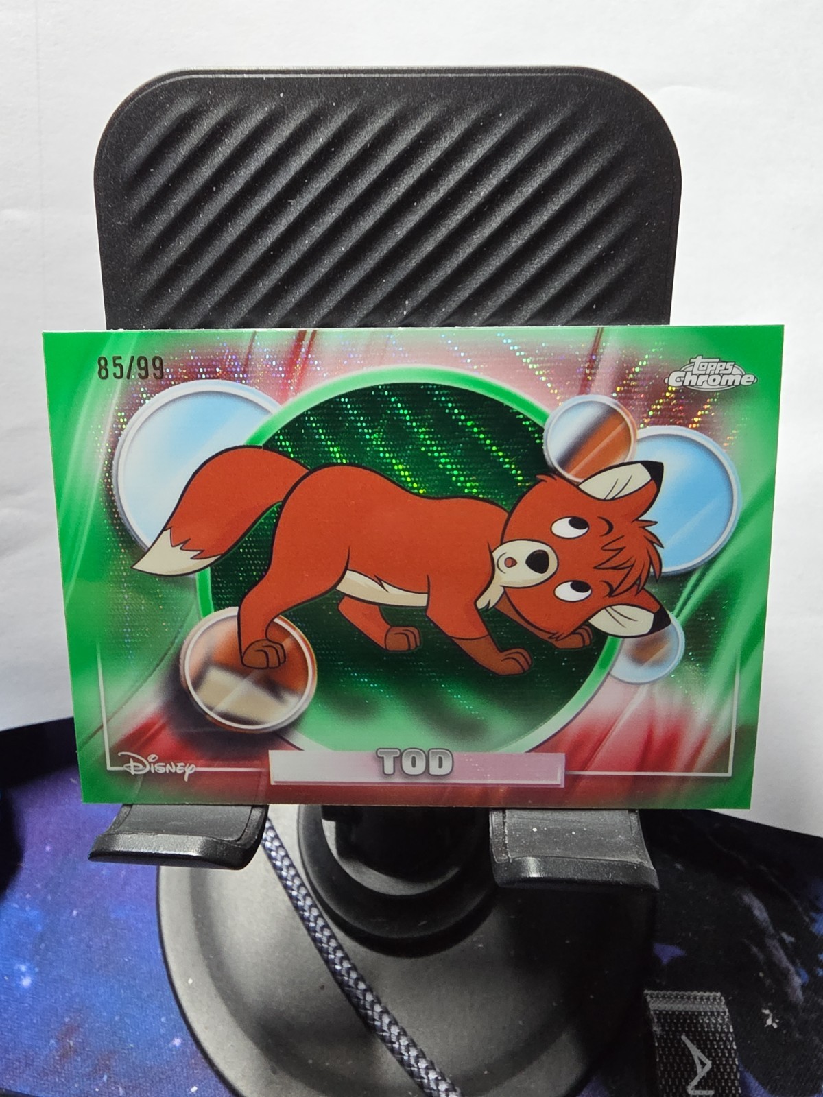 2026 Topps Chrome Disney Todd verde /99 volpe e segugio