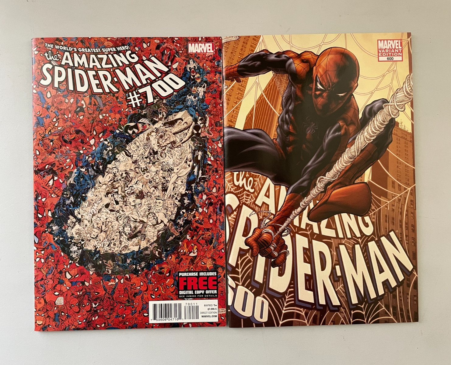 Marvel Comics The Amazing Spider-Man #600 QUESADA AND #700 (2013) 21-032 + 22659