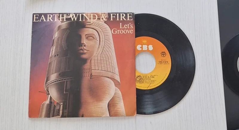 Vinile 45 Giri Earth Wind & Fire - Let's Groove (CBS)