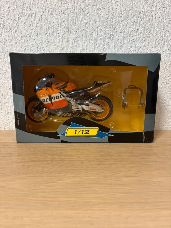 Honda 1/12 Valentino Rossi
