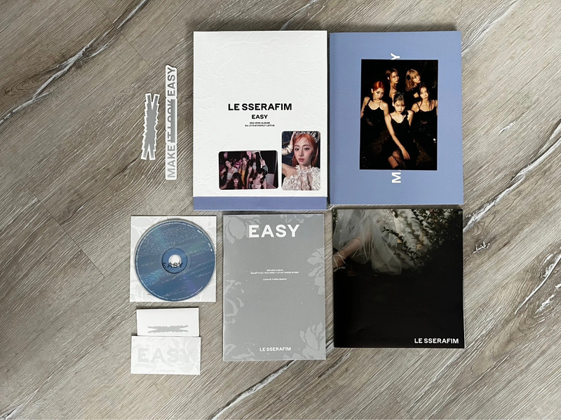 Le sserafim Easy Album (Blau)