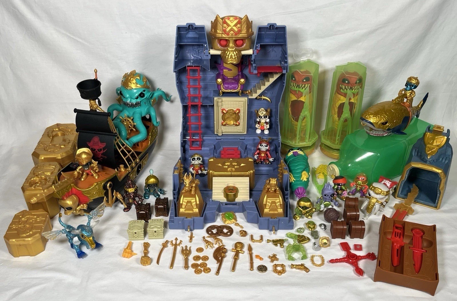 Treasure X Toy Bundle Sunken Ship Gold Tomb Shark Lots of Figures Accessories