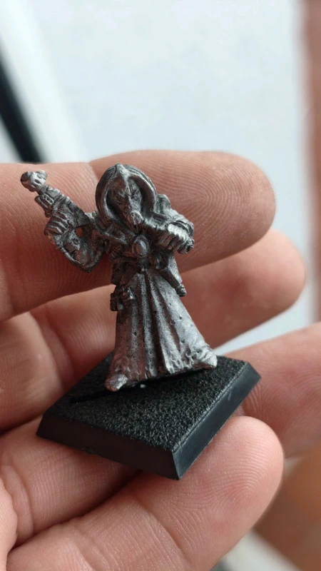 Magus with las pistol genestealers cults Warhammer 40k rogue trader
