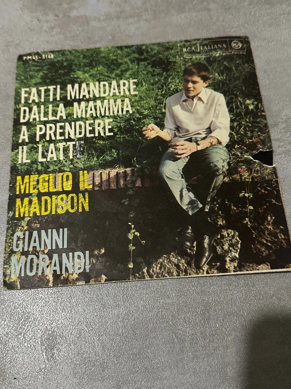 Vinile 7'' 45 Giri Gianni Morandi – Fatti Mandare Dalla Mamma / Meglio Il Madison Originale