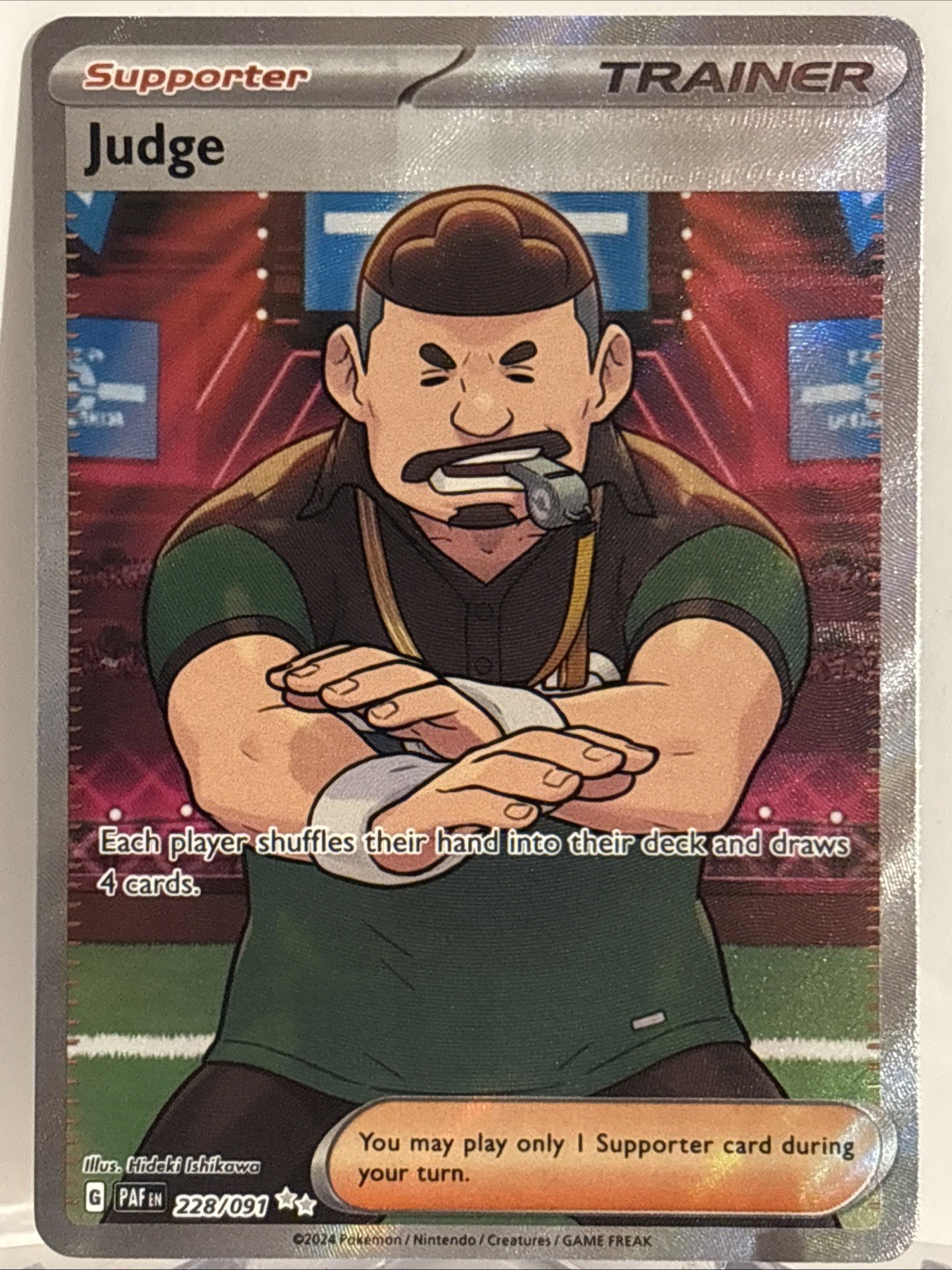 Paldean Fates Judge 228/091 Full Art Ultra Rara NM Paldean Fates Pokemon