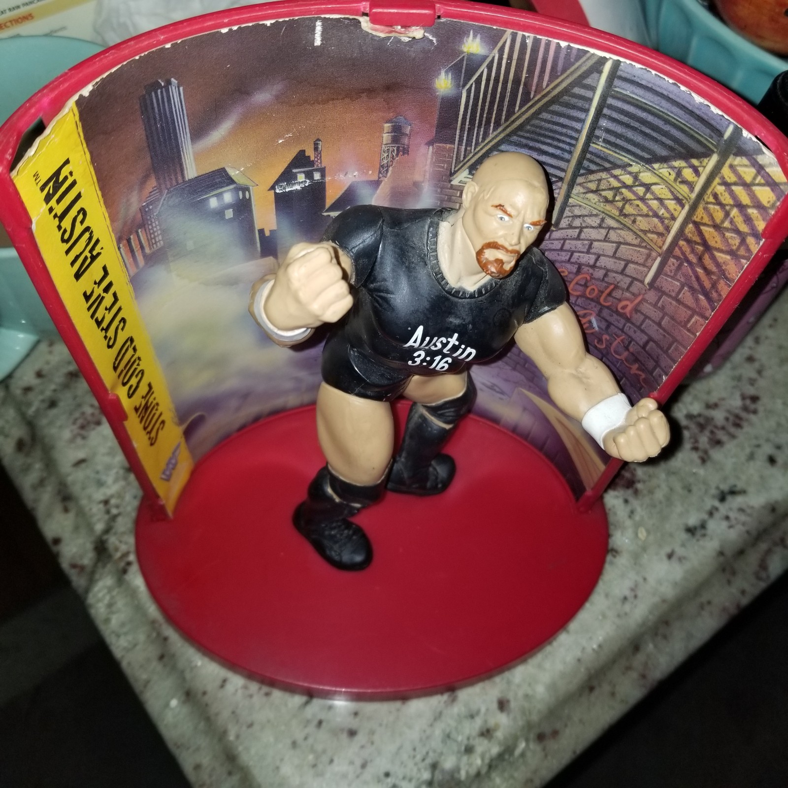 WWE Stone Cold Steve Austin Modellino strappato e spietato Jakks Pacific 1997