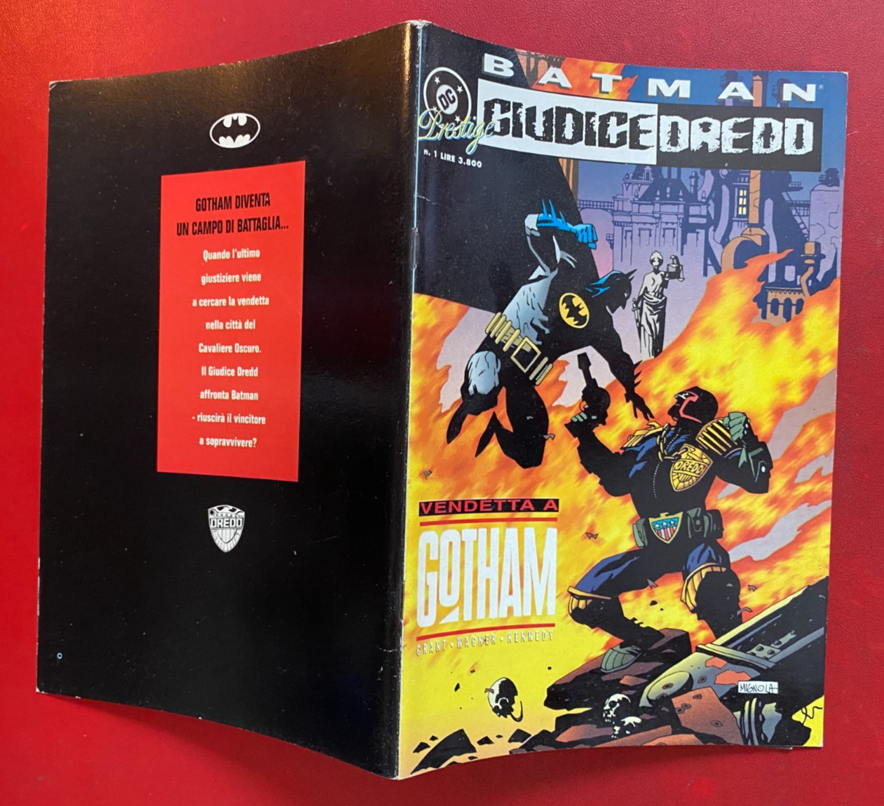 BATMAN GIUDICE DREDD VENDETTA A GOTHAM Play Press DC Prestige n. 1 (1993 Fumetto