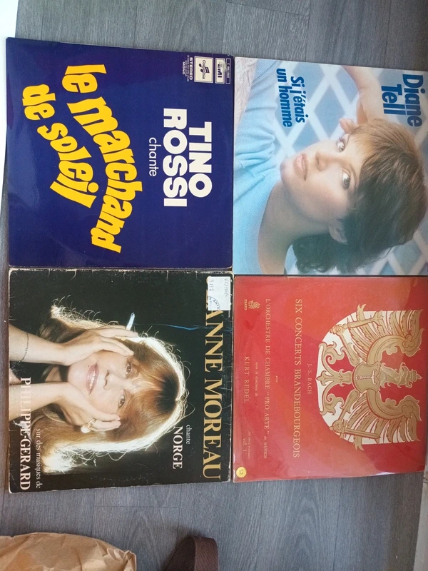 4 vinyles 33 tours .