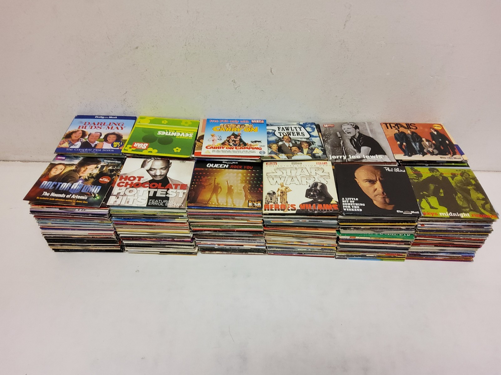 Approx 640 x CD Samplers JobLot - *UNCHECKED RAW STOCK SEE DESCRIPTION* Queen 55