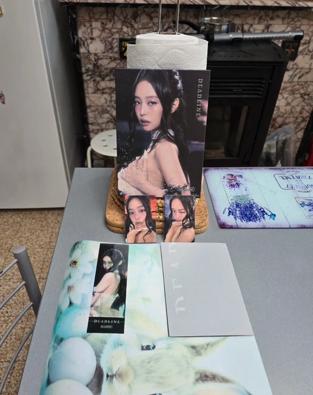Blackpink "Deadline" album Jennie version