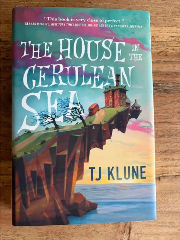 📚 The House in the Cerulean Sea – TJ Klune – Hardcover
