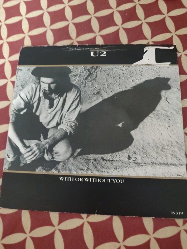 U2. Single. With or without you.