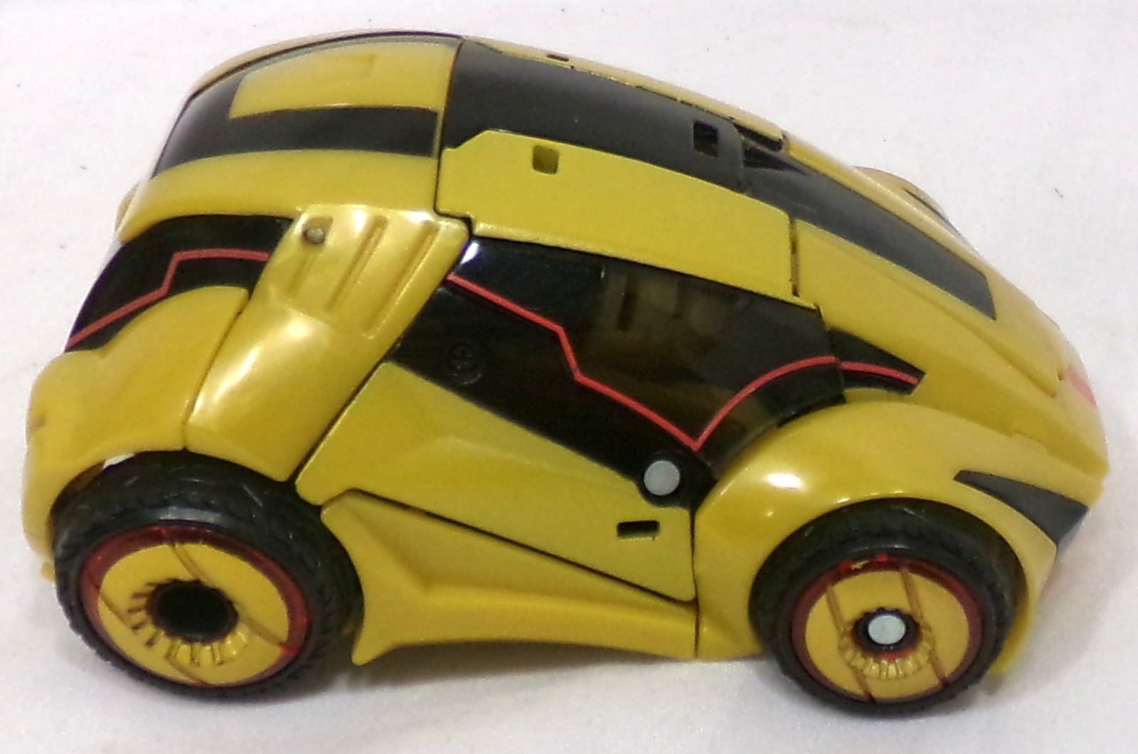 Transformers Generations Deluxe Class Cybertronian Bumblebee 2010 Incompleto