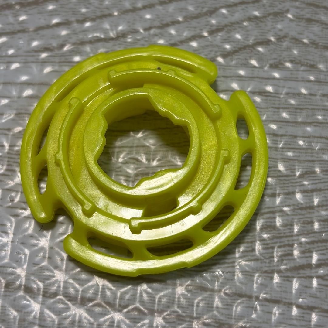 Lama rotonda Beyblade X Wizard Arc Assist da collezione