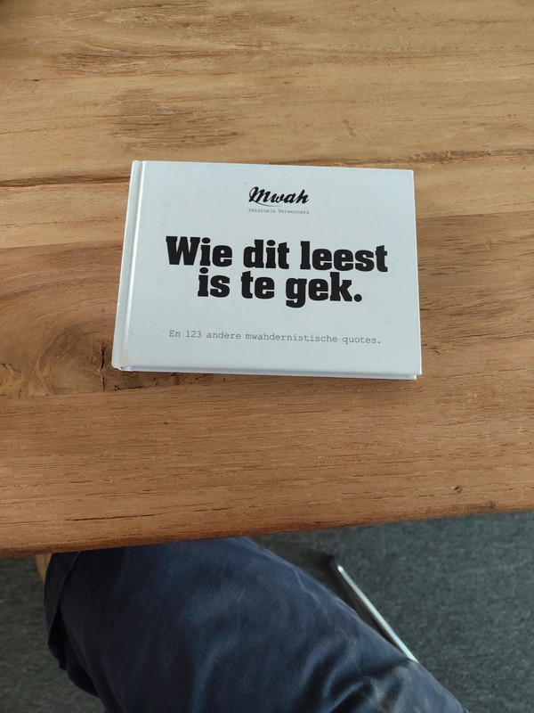 Boekje, wie dit leest is gek
