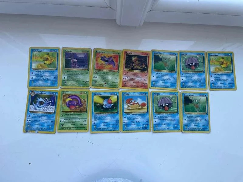 Lot de 13 cartes Pokémon fossile