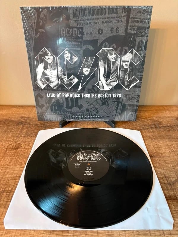 AC/DC – Live At Paradise Theatre Boston 1978 ( Vinyl Album Lp)