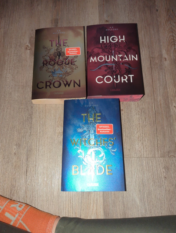 The witches Blade high Mountain court the rogue crown mulford