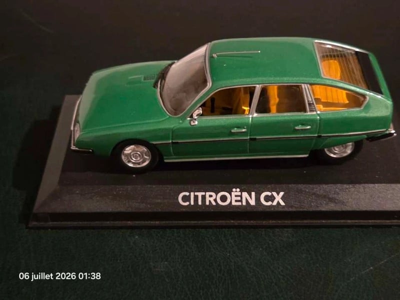 Voiture miniature Citroën cx 1975 avec sa boîte