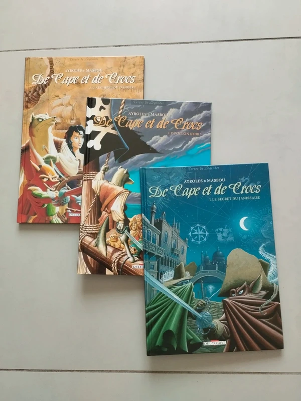 Lot 3 Bd De cape et de crocs