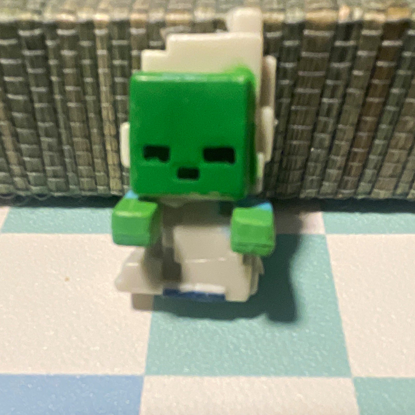Minecraft Creeper Block-Style Mini Figure Toy Green White Blue Plastic Figure