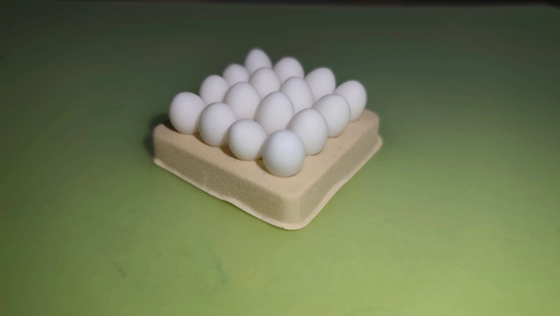 Huevera y huevos miniatura escala 1/6