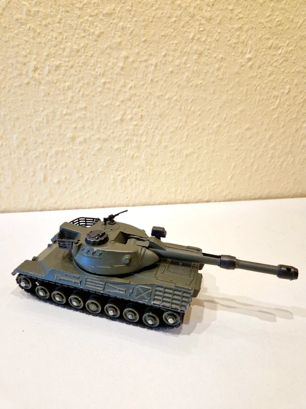 Char de combat Leopard Dinky Toys 692 Made in England - Vintage