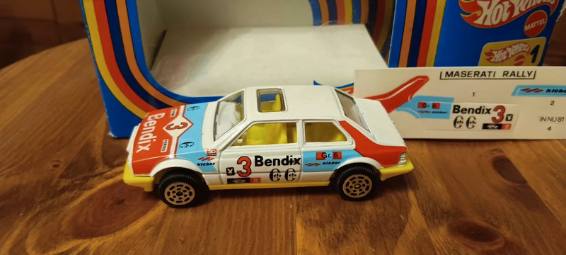 Modello Maserati Biturbo scala 1:43 perfetto in confezione originale Mattel