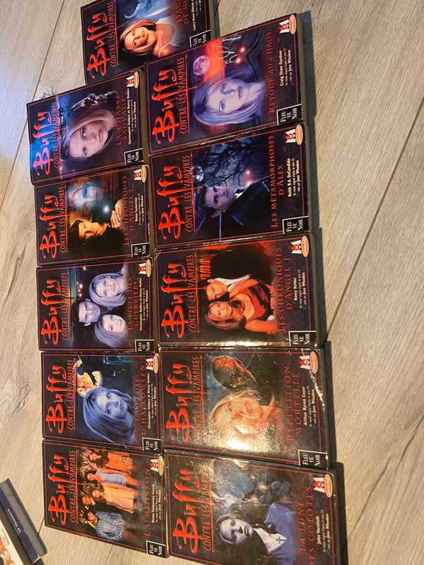 Lot 11 livres buffy