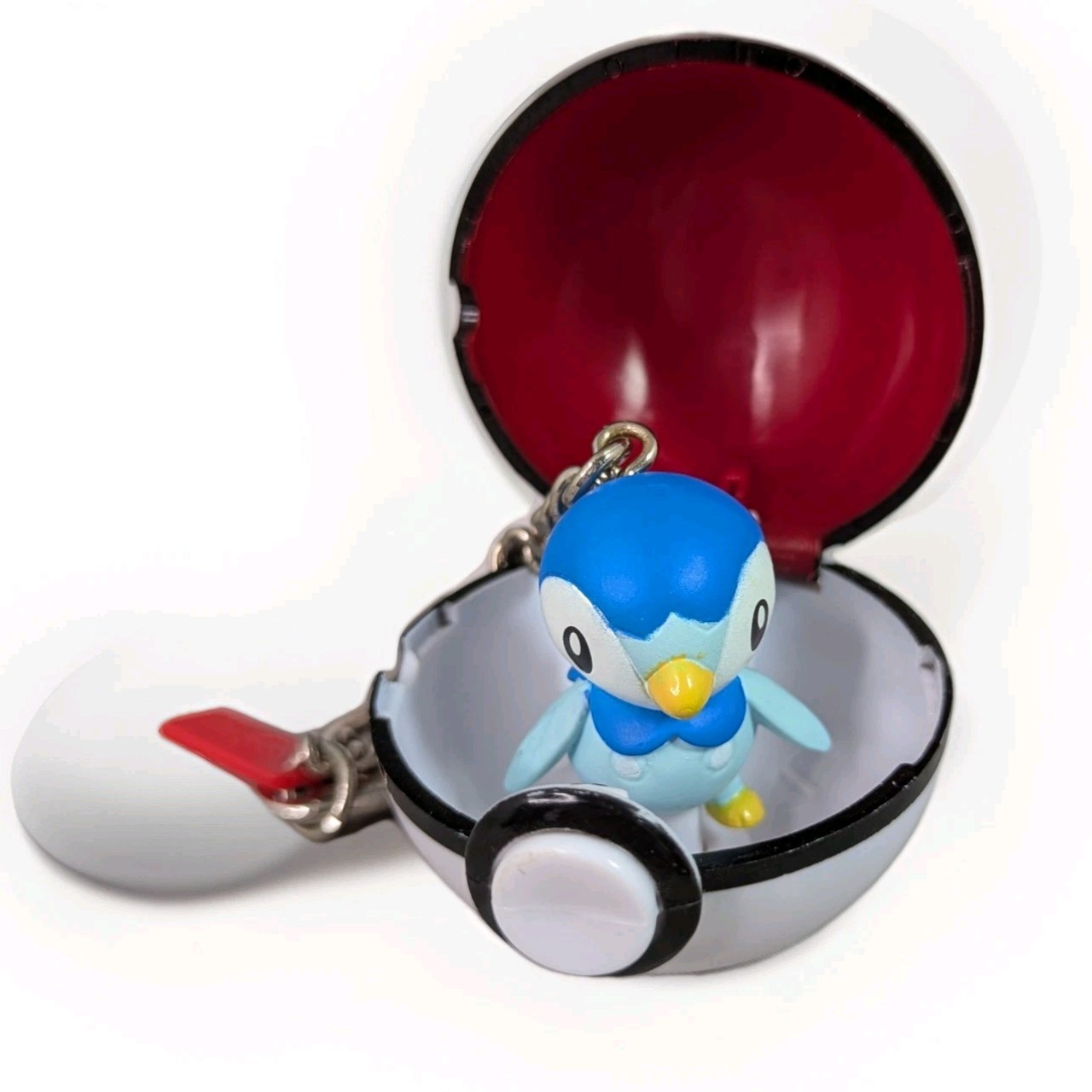 Vtg Piplup Pokeball Keychain 2004 Pokemon Nintendo Collectable Rare Nintendo