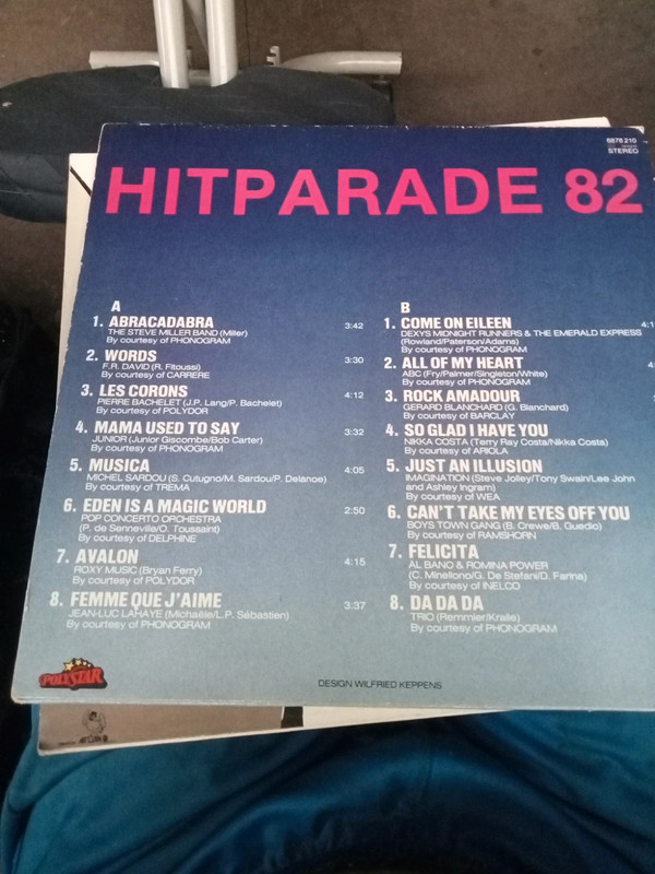 Vinyl hit parade 82