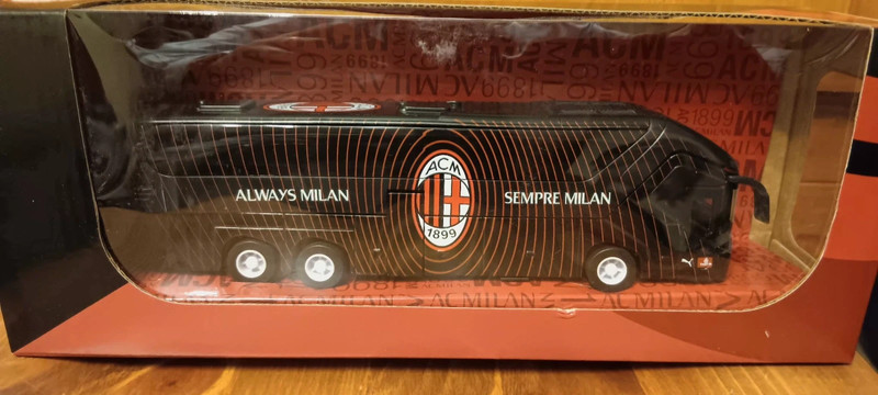Modello Pullman AC Milan scala 1:43 perfetto in confezione originale